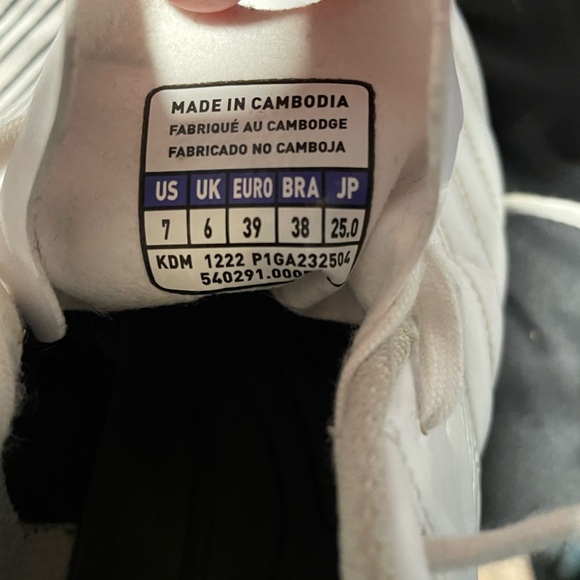 Women’s Soccer Cleats - Picture 4 of 4